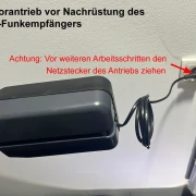   WTS - Funkempfänger 1-Kanal 868 MHz, mit eingelerntem 1-Kanal Handsender SOSR-1K-WTS (KeeLoq), Netzkabel mit Schukostecker 0,5m, 2-adrige Litze 0,5m