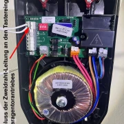   WTS - Funkempfänger 1-Kanal 868 MHz, mit eingelerntem 1-Kanal Handsender SOSR-1K-WTS (KeeLoq), Netzkabel mit Schukostecker 0,5m, 2-adrige Litze 0,5m